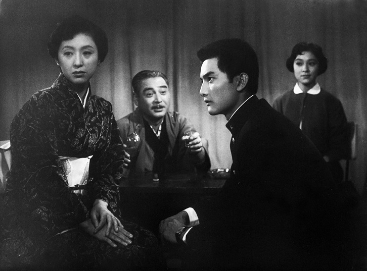 燈台（64分／35mm）