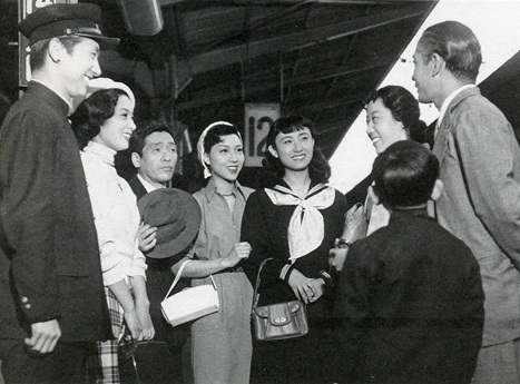 ママの新婚旅行（90分／16mm）