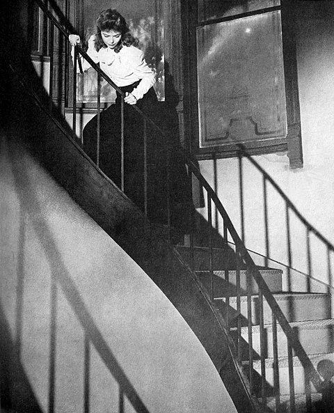 らせん階段 The Spiral Staircase（84分）